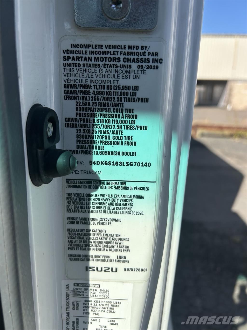 Isuzu FTR Грузовики-Фургоны