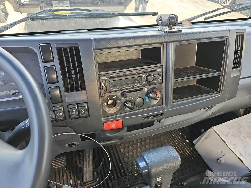 Isuzu NPR HD Грузовики-Фургоны