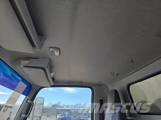 Isuzu NPR HD Грузовики-Фургоны