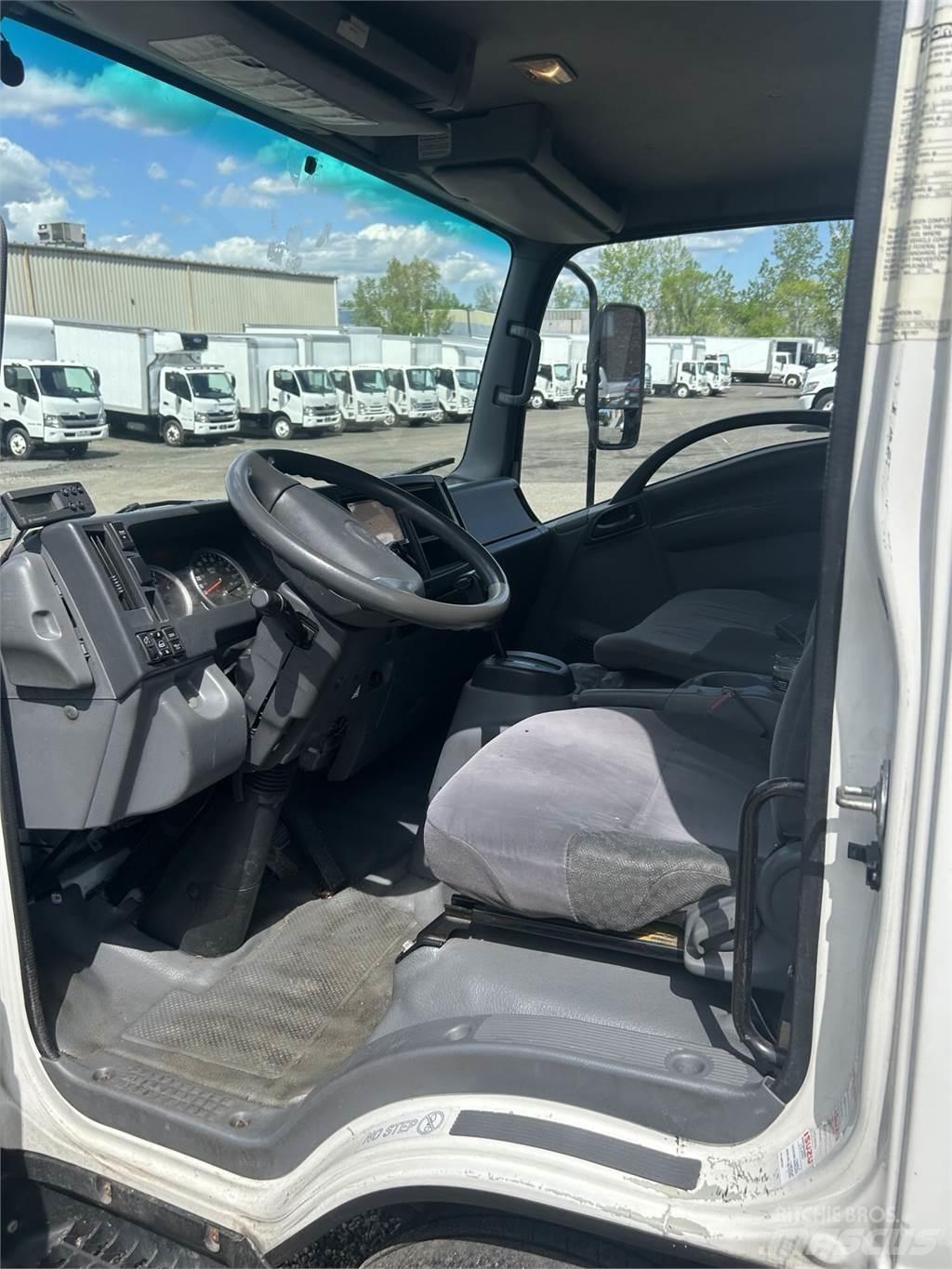 Isuzu NPR HD DC Грузовики-Фургоны