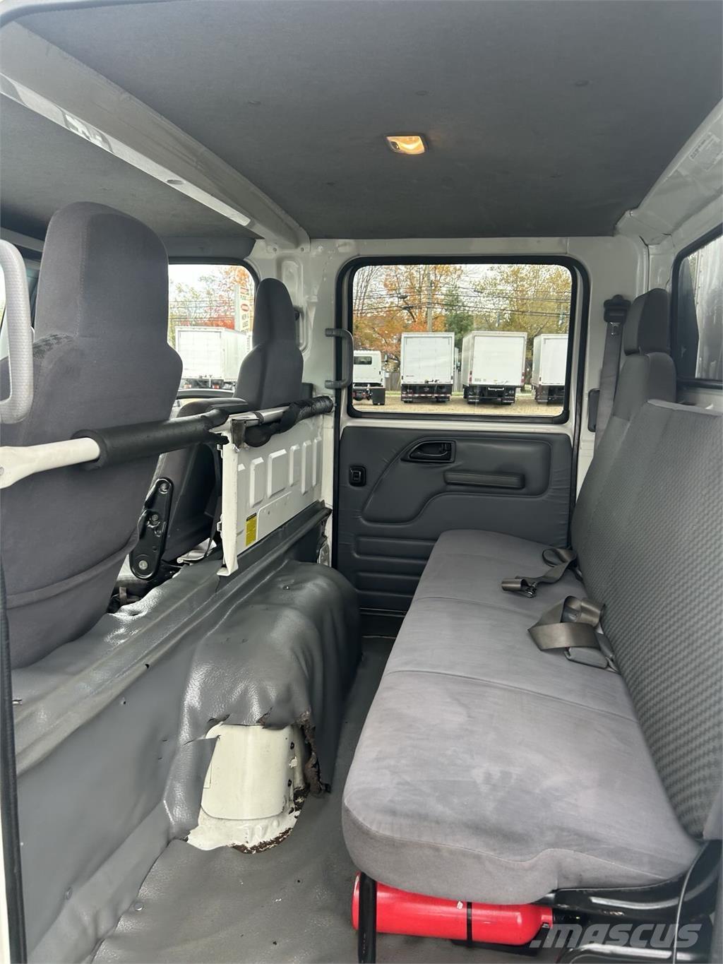 Isuzu NPR HD DC Грузовики-Фургоны