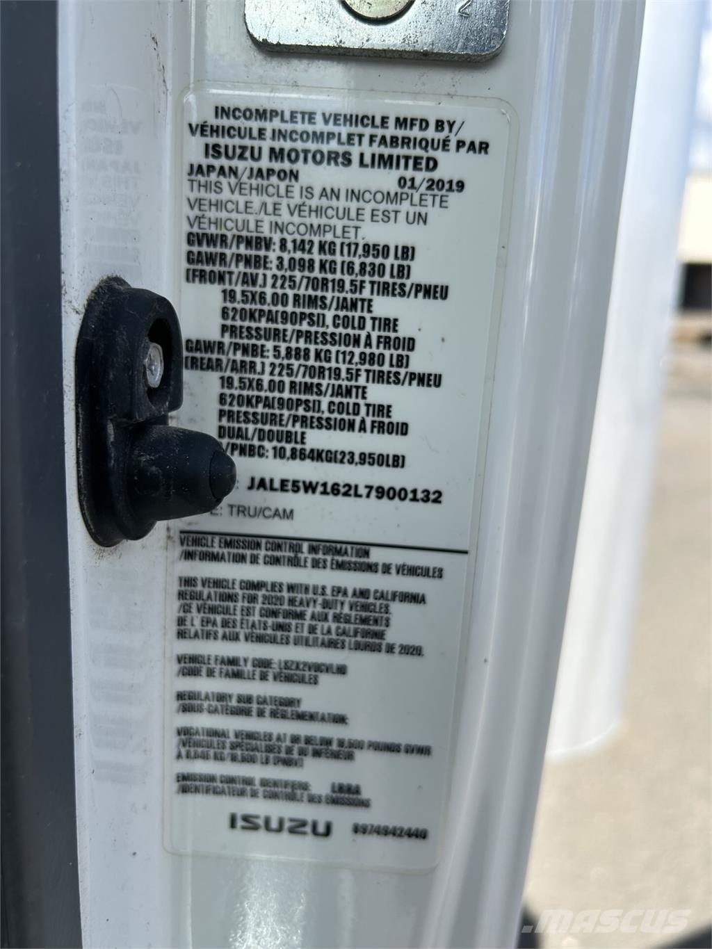 Isuzu NQR Грузовики-Фургоны