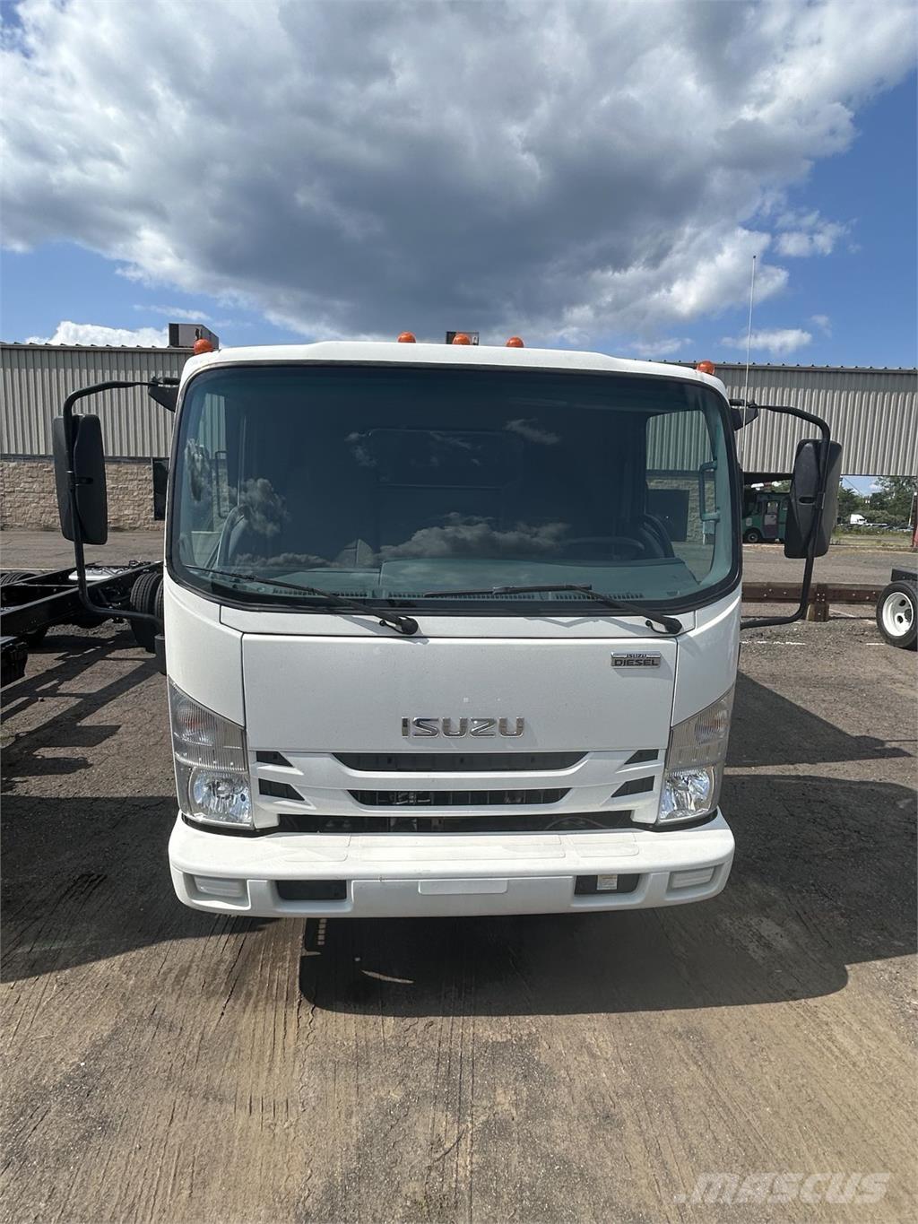 Isuzu NQR Грузовики-Самосвалы