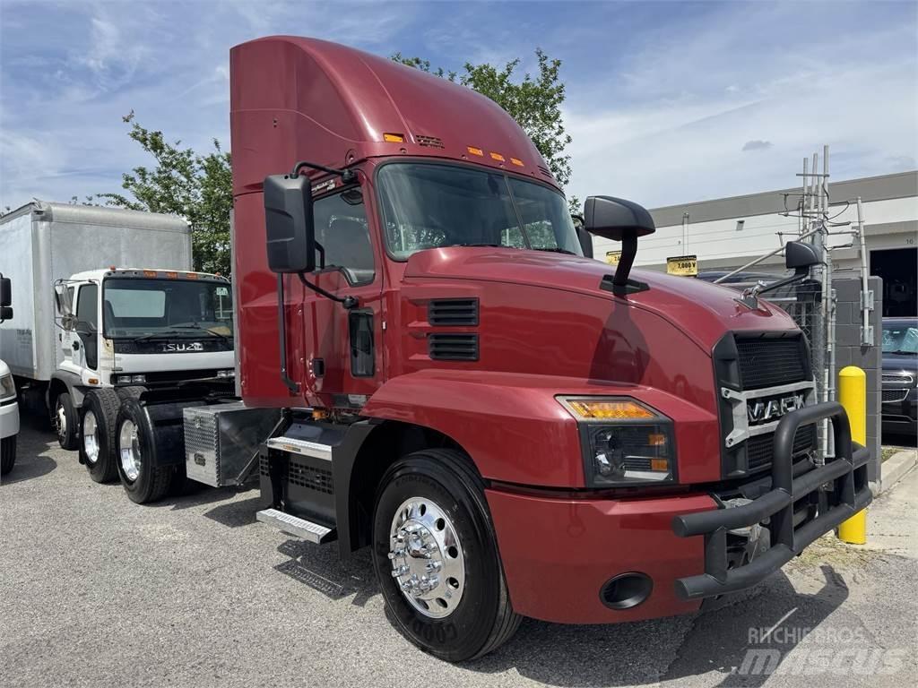 Mack AN64T Седельные тягачи