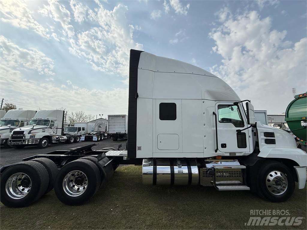 Mack AN64T Седельные тягачи