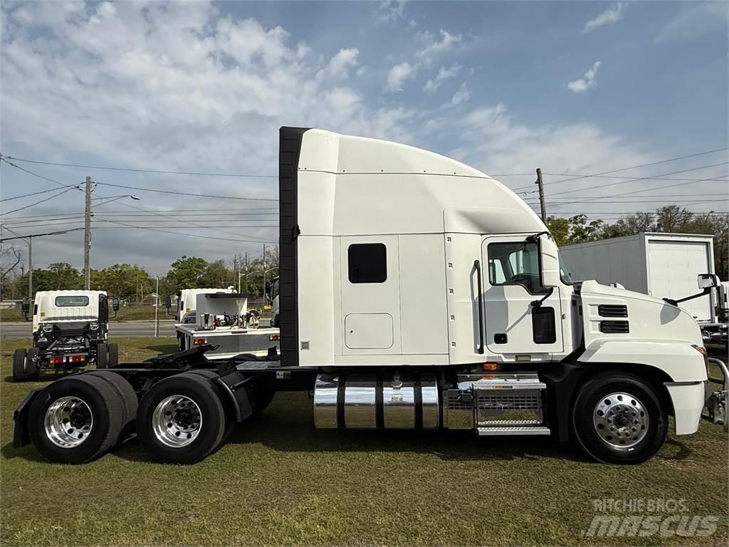 Mack AN64T Седельные тягачи