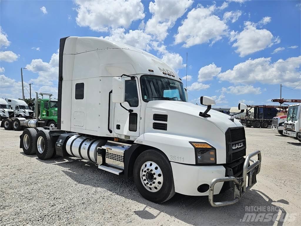 Mack AN64T Седельные тягачи