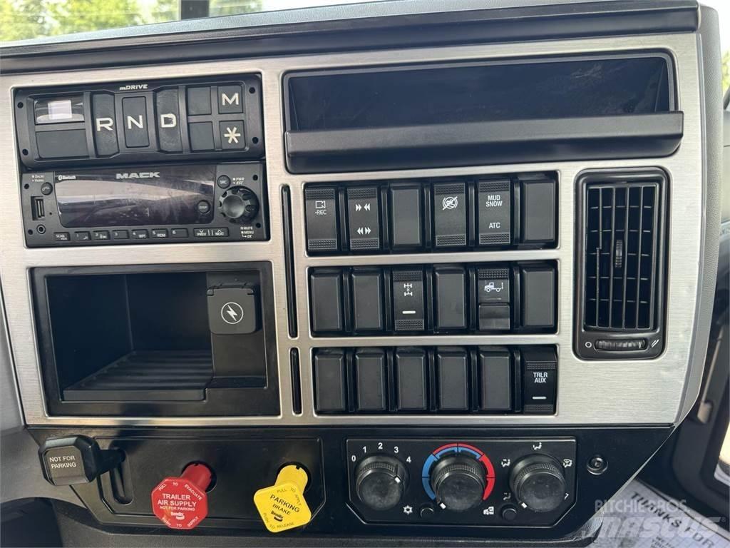 Mack AN64T Седельные тягачи