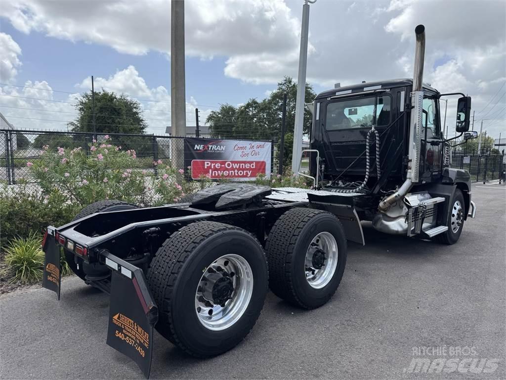 Mack AN64T Седельные тягачи