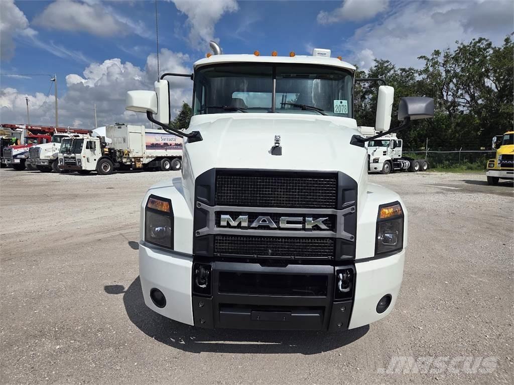 Mack AN64T Седельные тягачи