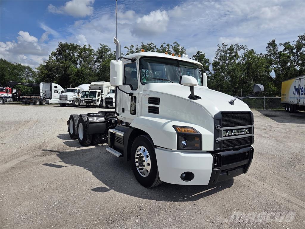 Mack AN64T Седельные тягачи