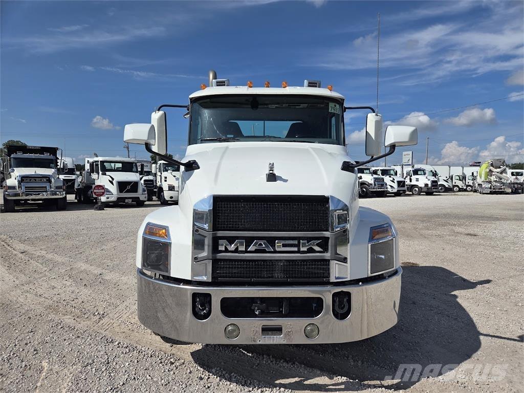 Mack AN64T Седельные тягачи