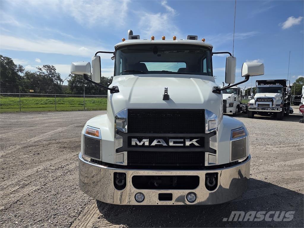 Mack AN64T Седельные тягачи