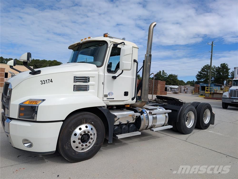 Mack AN64T Седельные тягачи