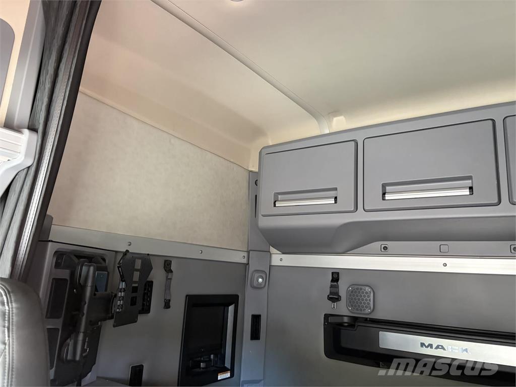 Mack AN64T Седельные тягачи