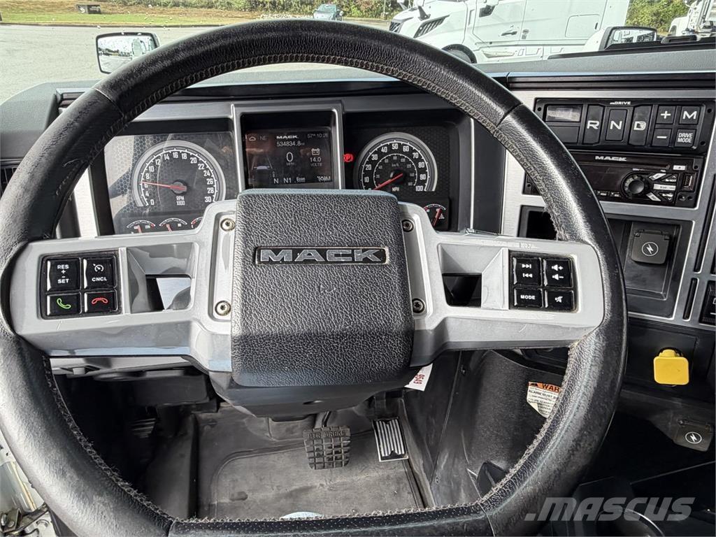 Mack AN64T Седельные тягачи