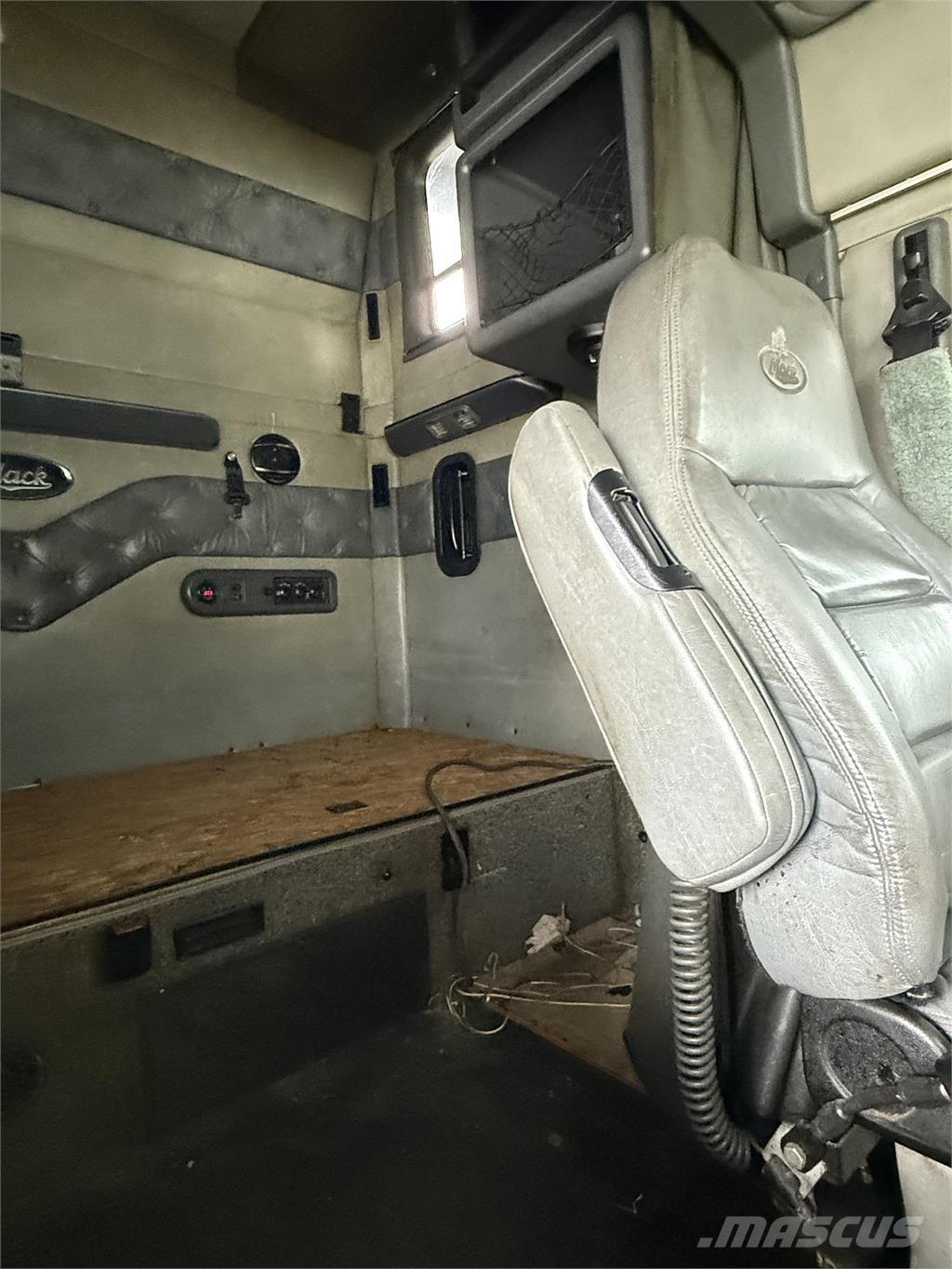 Mack CXU613 Седельные тягачи