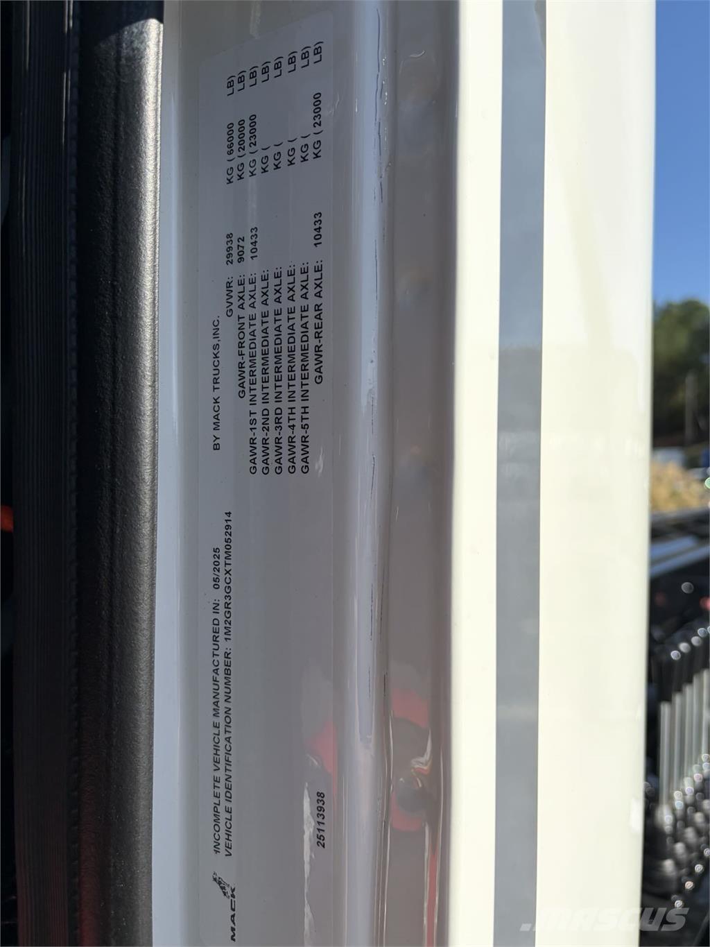 Mack GR64B Специальные грузовики