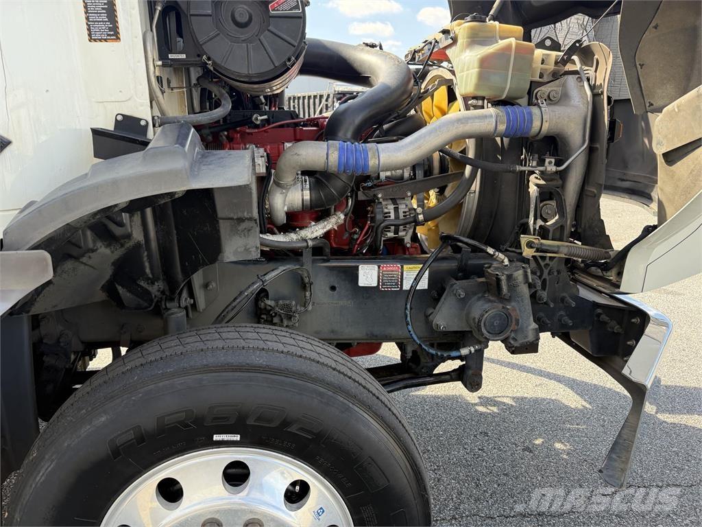 Mack GR64B9 Седельные тягачи