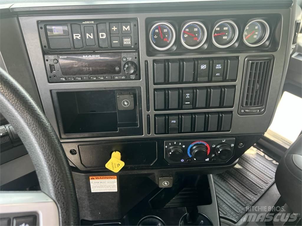 Mack GR64BR Специальные грузовики