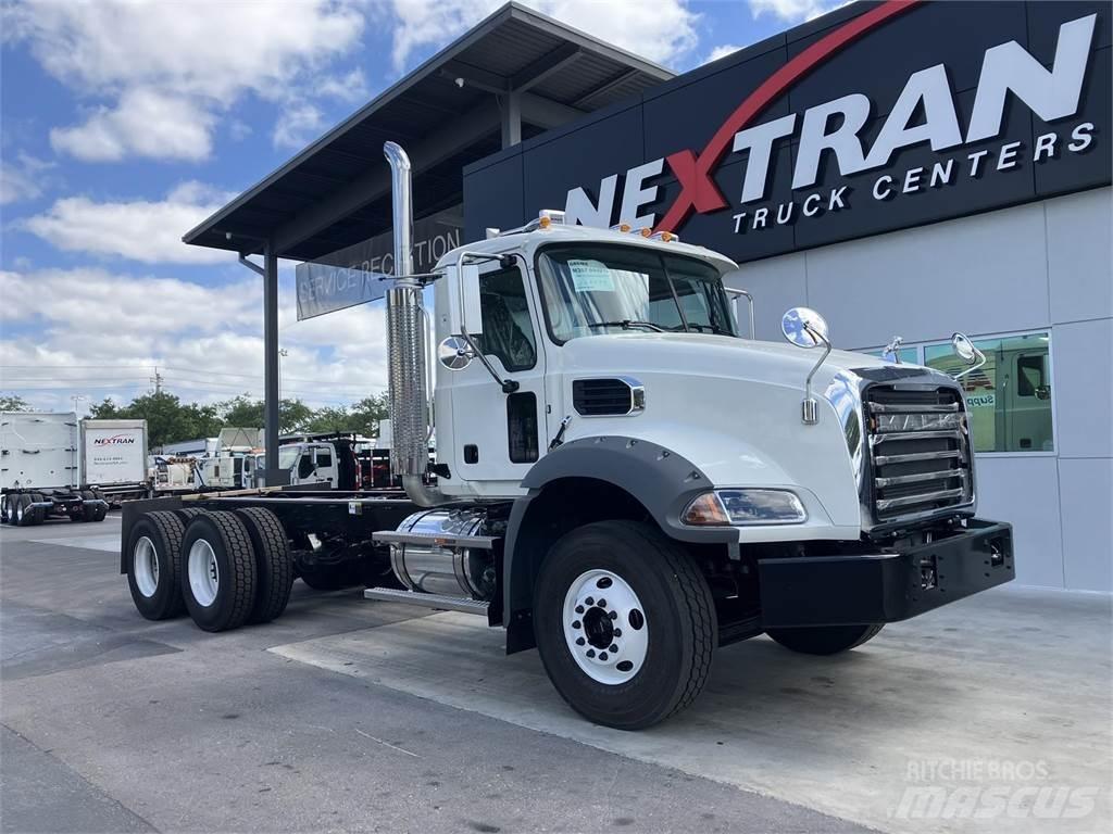 Mack GR64BRX Шасси с кабиной