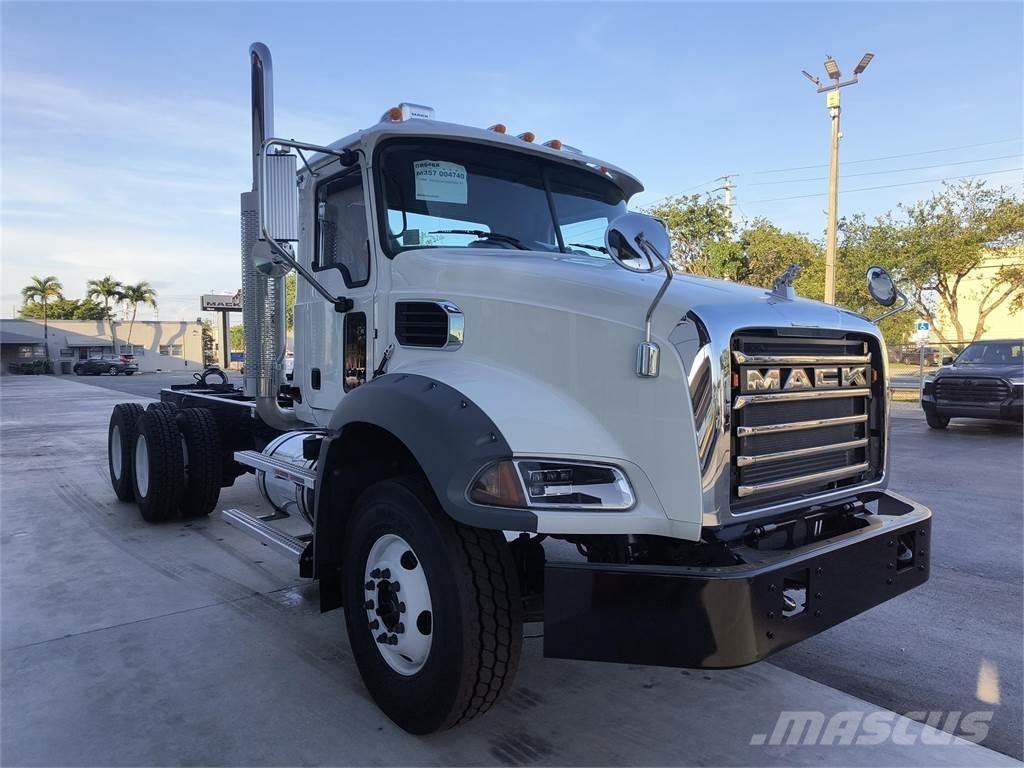 Mack GR64BX Грузовики-Самосвалы