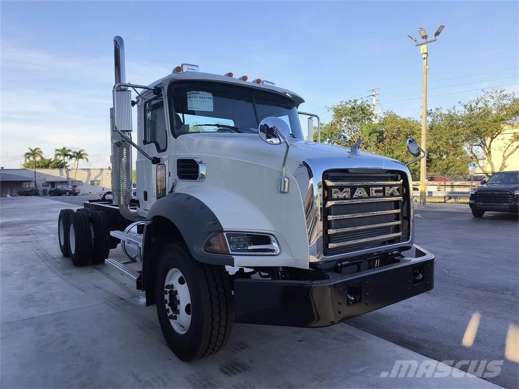 Mack GR64BX Грузовики-Самосвалы