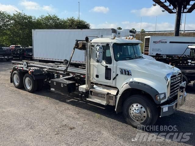 Mack GR64F Специальные грузовики