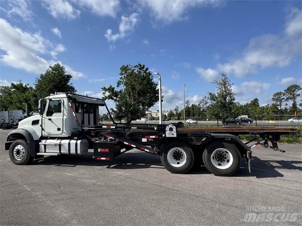 Mack GR64F Специальные грузовики