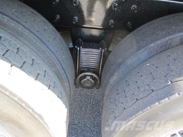 Mack GR64F Грузовики-Самосвалы