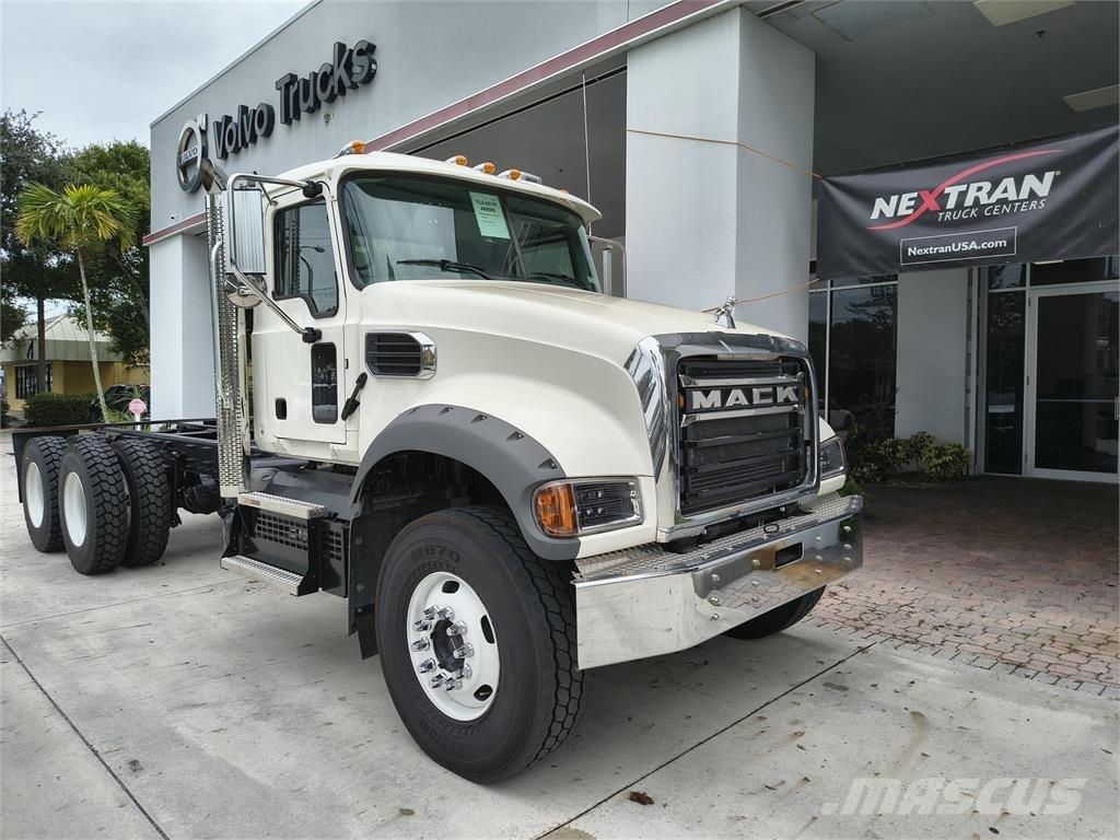 Mack GR64F Лесозаготовительная техника - Другие