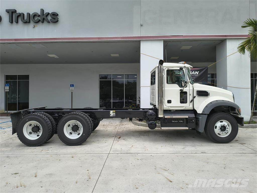 Mack GR64F Лесозаготовительная техника - Другие