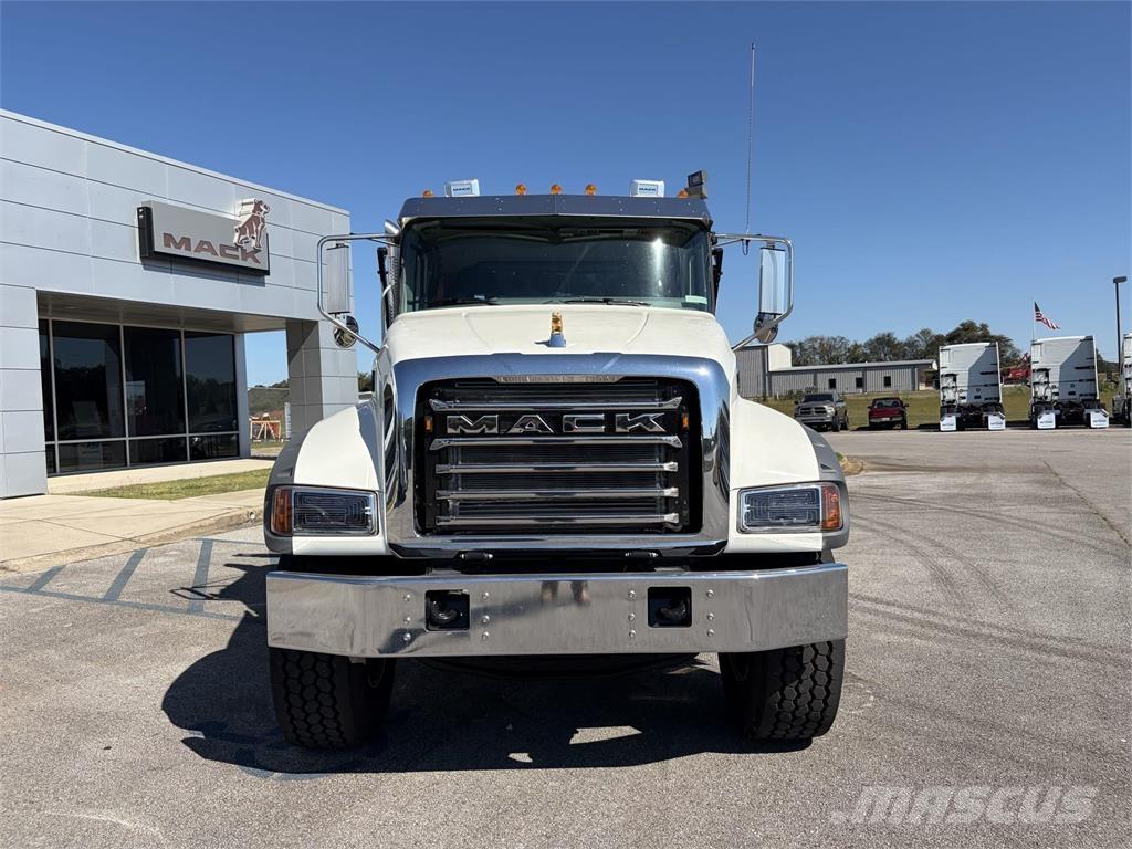 Mack GR64F Специальные грузовики