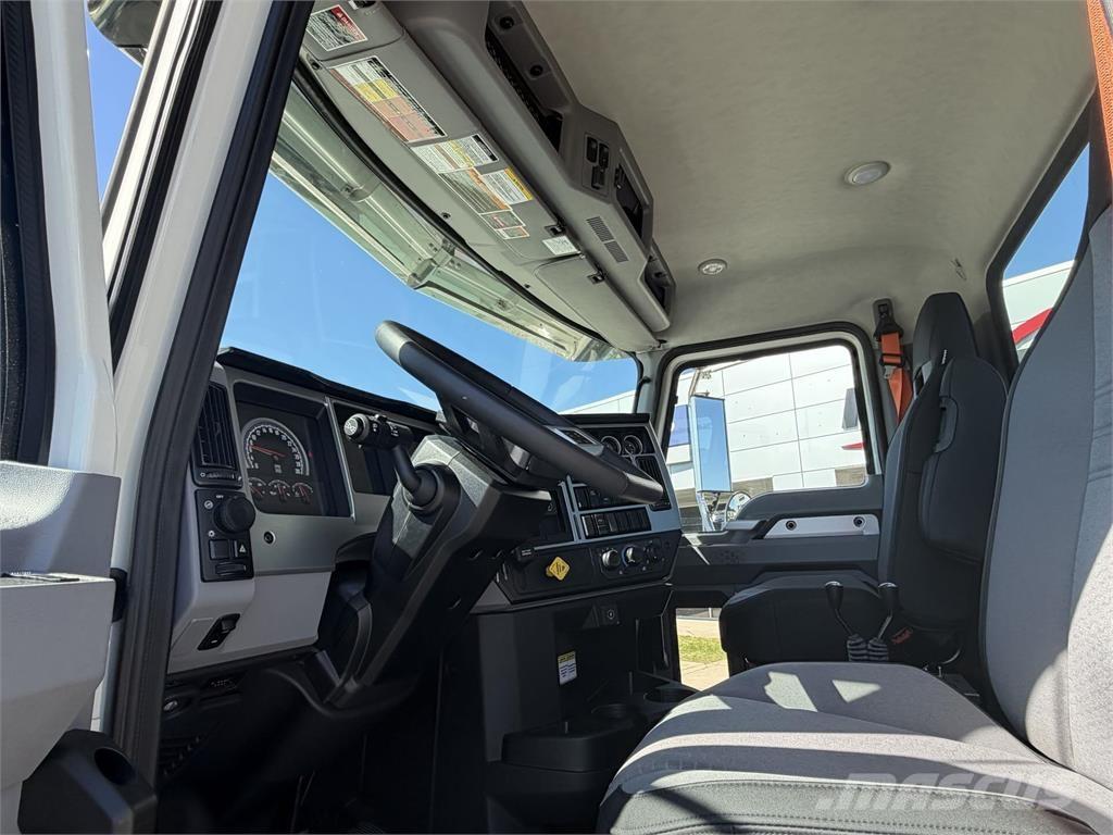 Mack GR64F Специальные грузовики