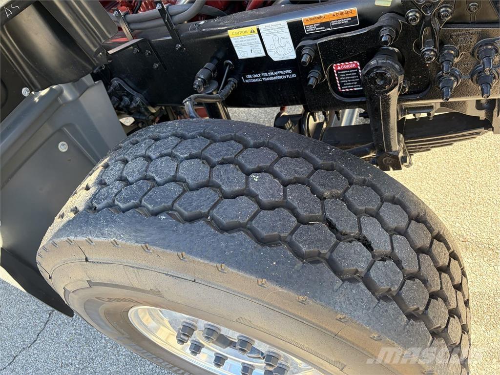 Mack GR64FR Автобетоносмесители