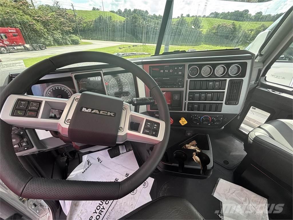 Mack GR64FT Седельные тягачи