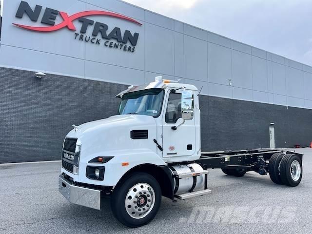Mack MD6 42R Шасси с кабиной