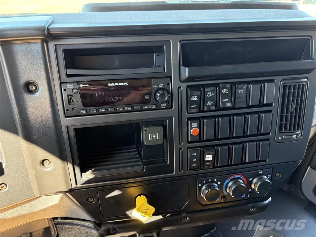 Mack MD6 42R Грузовики-Самосвалы