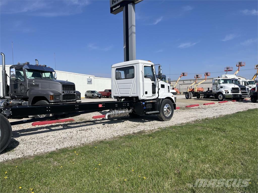 Mack MD6 42R Шасси с кабиной