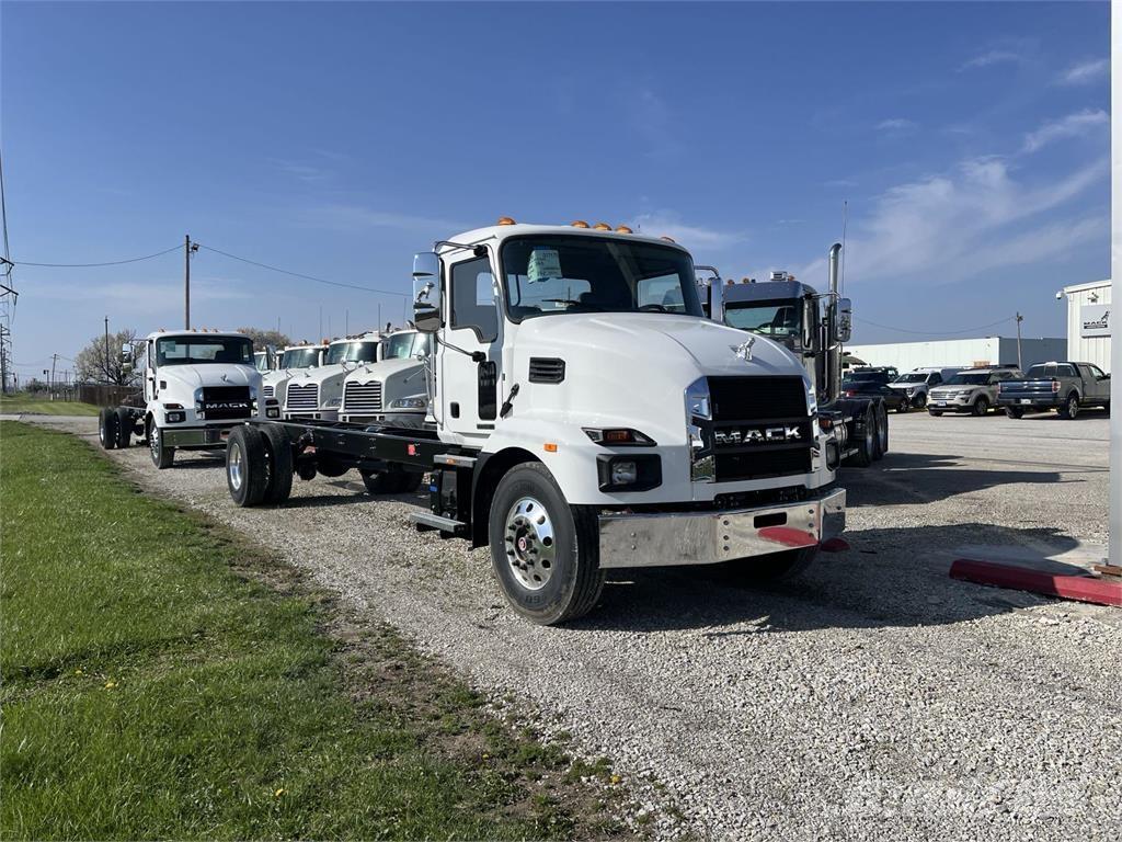 Mack MD6 42R Шасси с кабиной