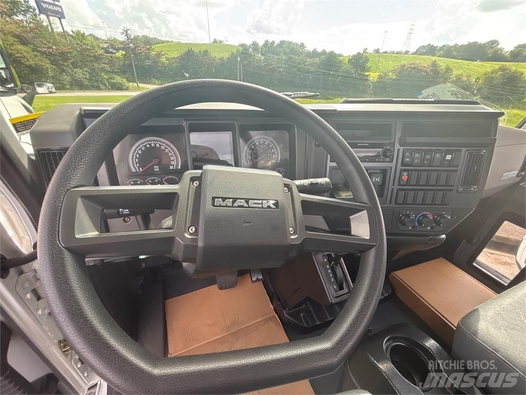 Mack MD6 42R Специальные грузовики