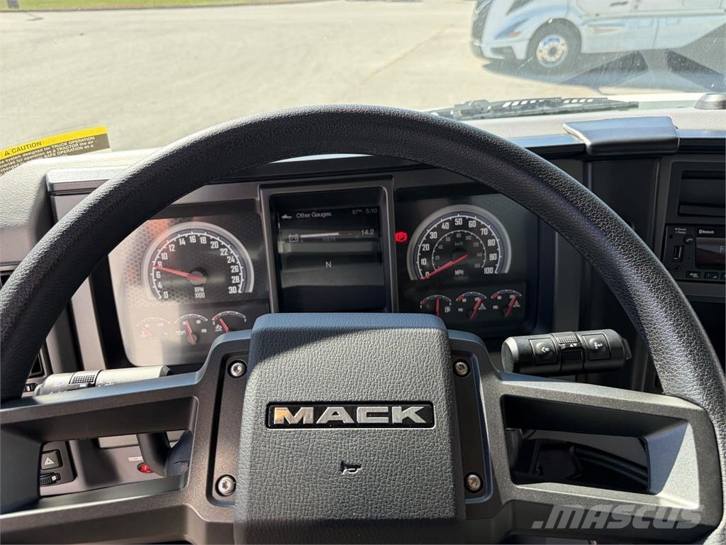 Mack MD6 42R Грузовики-Фургоны