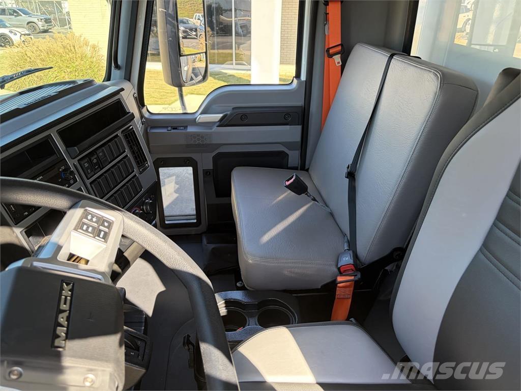 Mack MD6 42R Грузовики-Фургоны