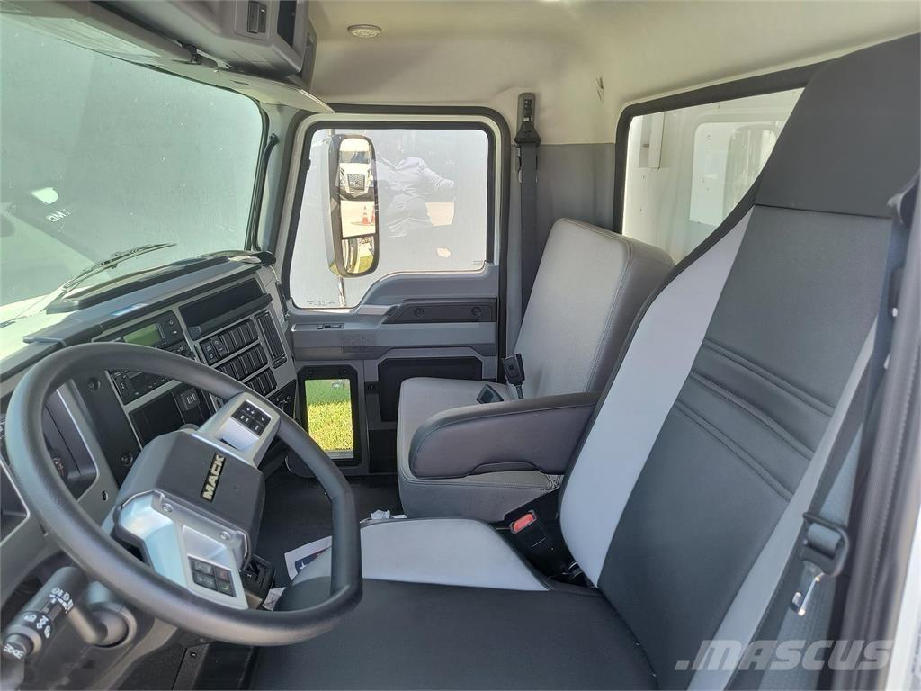 Mack MD6 42R Грузовики-Фургоны