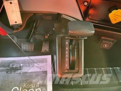 Mack MD642 Грузовики-Фургоны