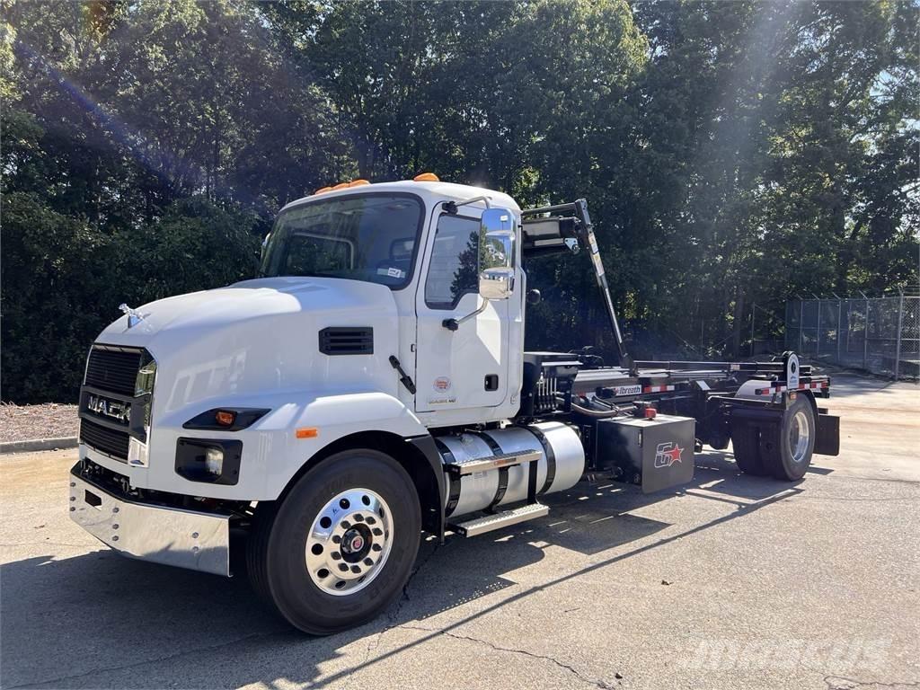 Mack MD7 42R Шасси с кабиной