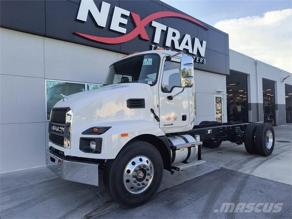 Mack MD7 42R Шасси с кабиной