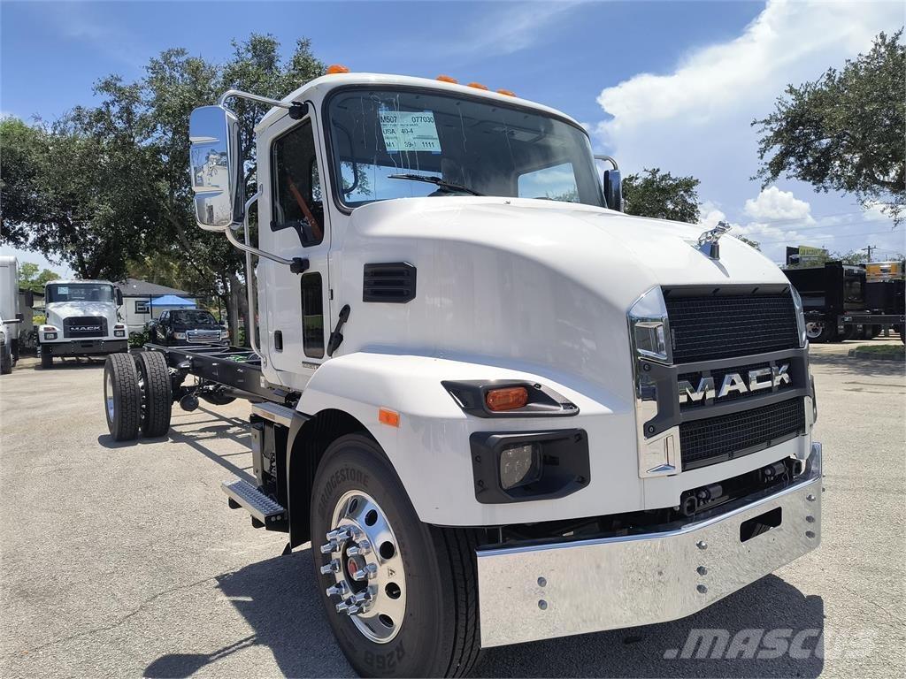 Mack MD7 42R Шасси с кабиной