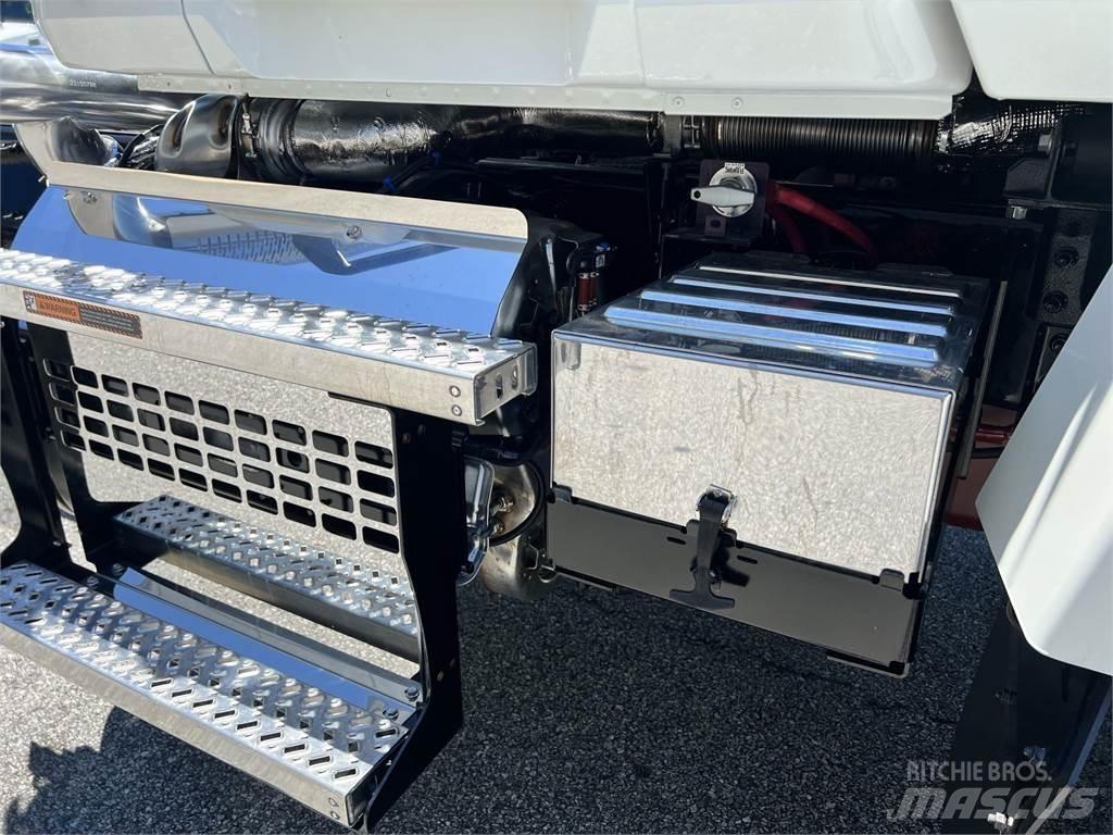 Mack PI64T Седельные тягачи