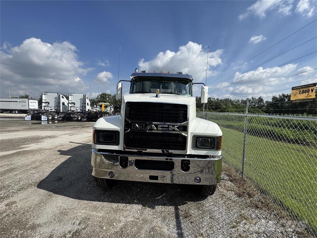 Mack PI64T Седельные тягачи